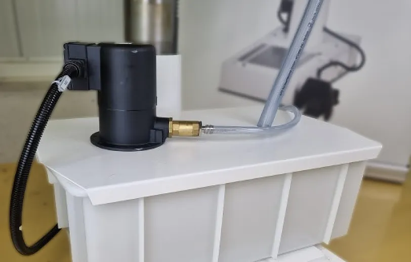 Kühlmitteleinrichtung Kühlmitteleinrichtung