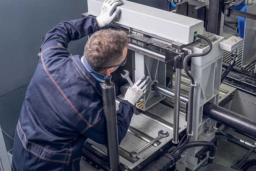 MEP Nachschubgreifer Bandsägeautomat MEP Nachschubgreifer Bandsägeautomat