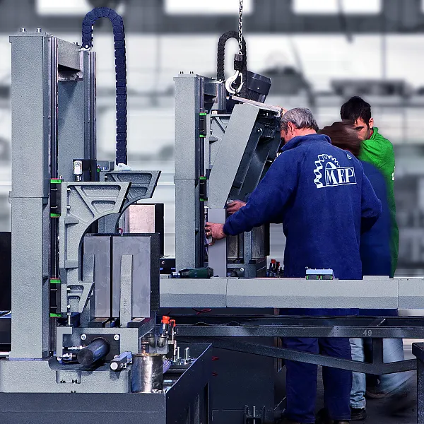 MEP Montage MEP Montage der Sägemaschinen