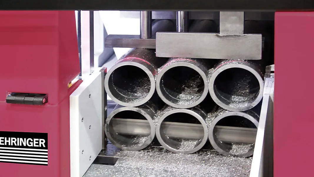 Behringer HBE 261 A - Paketspannung Der Geradschnitt Bandsägeautomat verfügt über eine optionale Paketspannung.