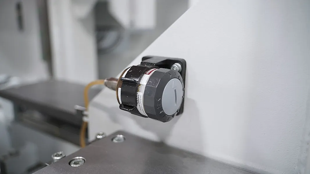 Behringer HBE 560 - automatische Schmierung Behringer HBE 560 - automatische Schmierung