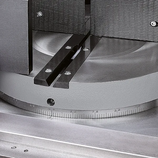 Stabile Gusskonstruktion der Metallbandsäge Stabile Gusskonstruktion der Metallbandsäge