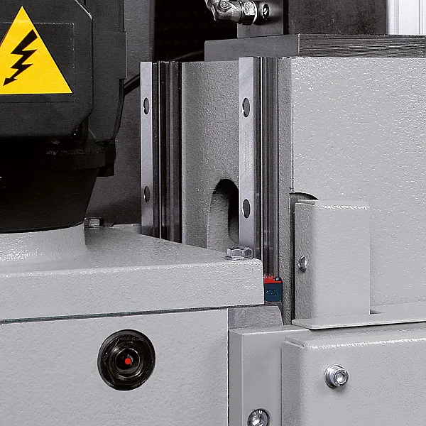 Vertikalführung des Kreissägeautomats Vertikalführung des Kreissägeautomats