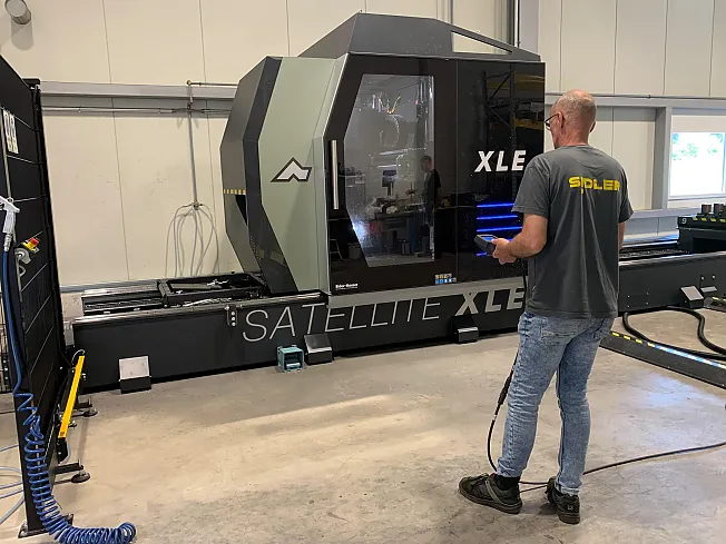 Satellite XLE Nr. 1 